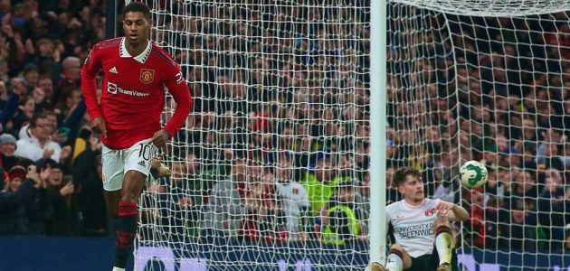 إلى نصف النهائي.. مانشستر يونايتد يقصي تشارلتون من كأس الرابطة بثلاثية