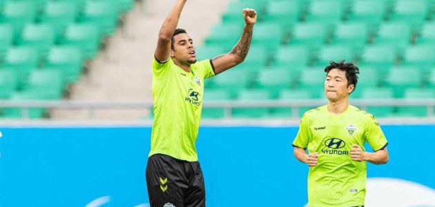 خبر في الجول – مفاوضات متقدمة من الأهلي مع البرازيلي جوستافو.. وتغير مفاجئ في موقف اللاعب