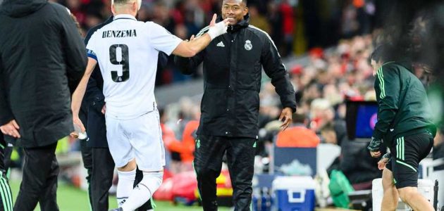 بعد الهجوم عليه.. ألابا يشرح سبب اختياره ميسي في جوائز ذا بيست على حساب بنزيمة