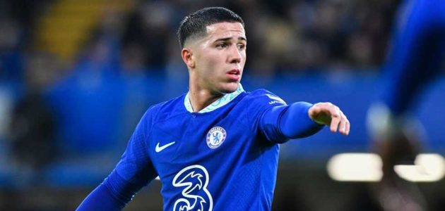 كوكوريا: لم أكن أعرف أين يلعب إنزو فيرنانديز.. توجب أن أبحث عنه في هاتفي